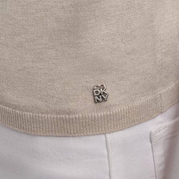 NWT🤍Cap-Sleeve Crewneck Tee - Picture 6 of 8